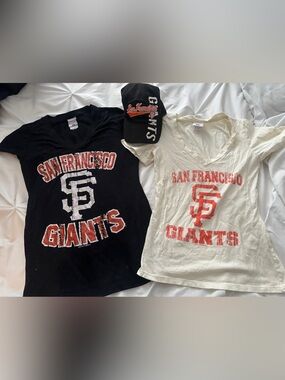 Giants Fan Bundle 2 Shirts & Hat